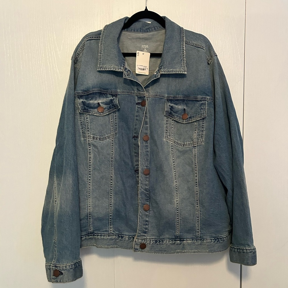 a.n.a Women's Medium Wash Demin Jacket NWT